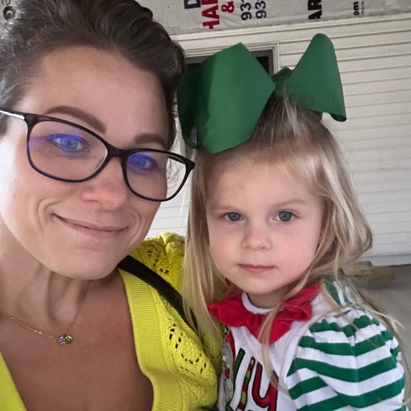 Meet your Posher, Kristin - Picture 2 of 4